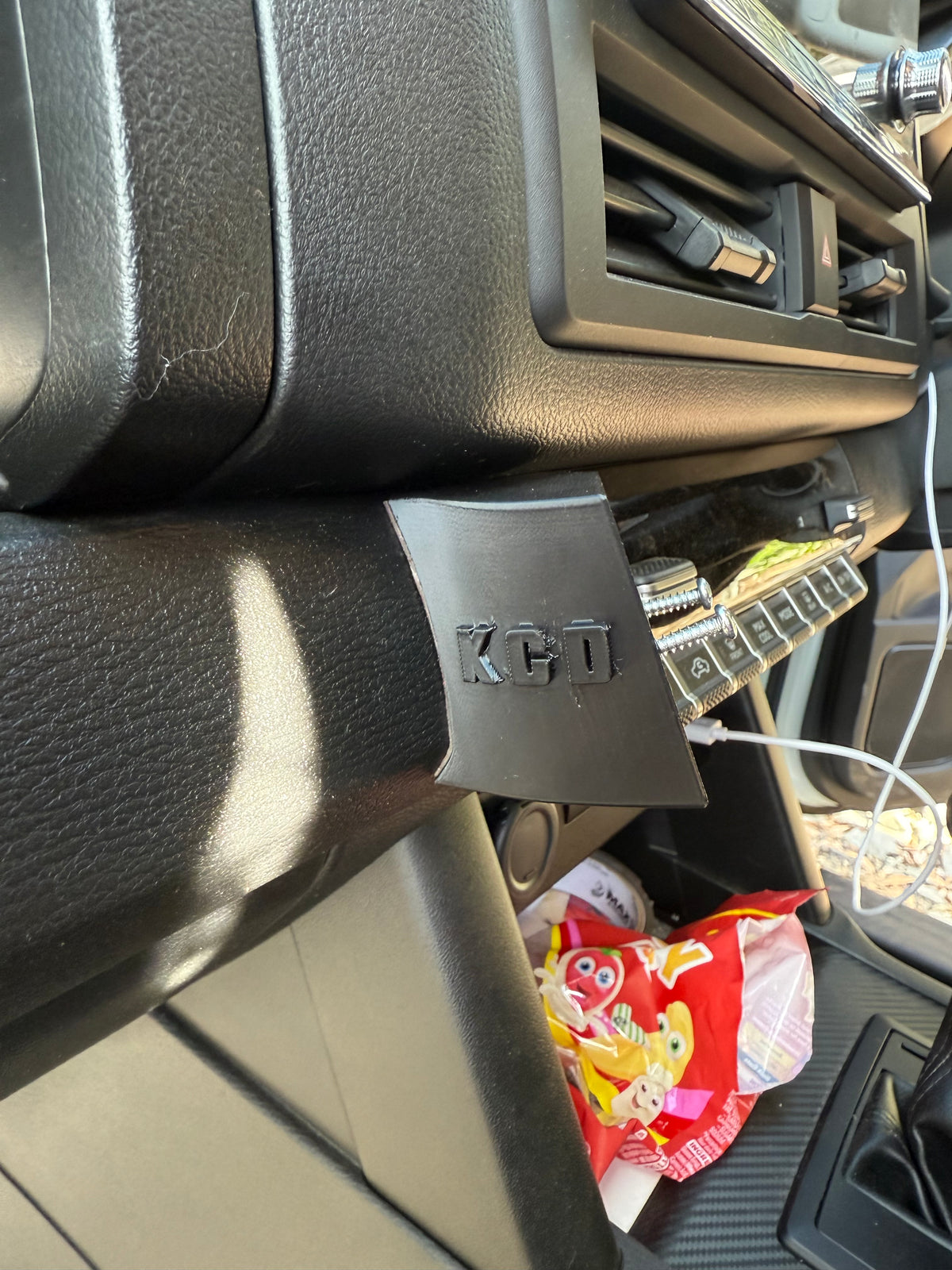 KCD UHF Mount (MV Triton)