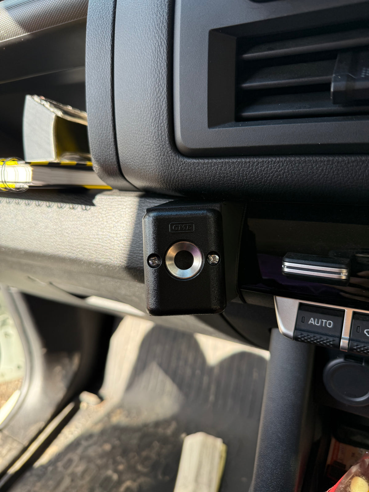 KCD UHF Mount (MV Triton)